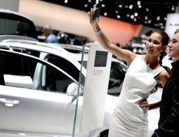 Выберите автомобиль года