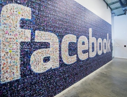 Соцсеть Facebook объявила новую стратегию борьбы с фейковыми новостями