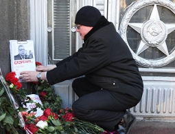 Захарова назвала бесноватыми политиков, поддержавших убийство Карлова
