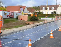 Первая дорога из солнечных батарей открылась во Франции