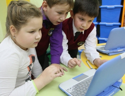 В Минобрнауки рассказали, почему важно научить детей ориентироваться в сети