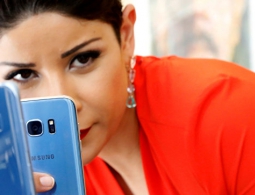 Ученые узнали, почему у владельцев смартфонов возникает грыжа позвоночника