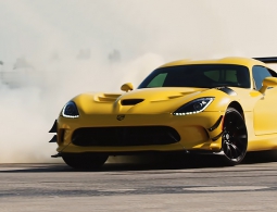 Про Dodge Viper сняли прощальный видеоролик