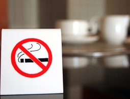 Госдума отказалась запрещать продажу сигарет лицам младше 21 года