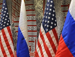 Большинство россиян негативно оценили отношения России и США, показал опрос