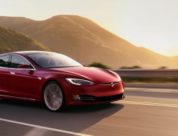 Tesla Model S стала быстрее после выхода новой прошивки