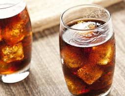 Ученые связали употребление газировки и атрофию мозга