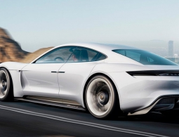 В Porsche задумали выпустить линейку электрокаров