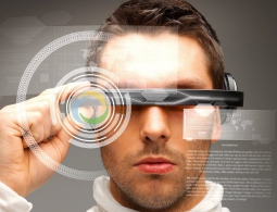 Слепой житель Великобритании получил «очки с искусственным интеллектом»