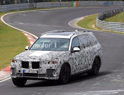 Семиместный кроссовер BMW испытали на Нюрбургринге