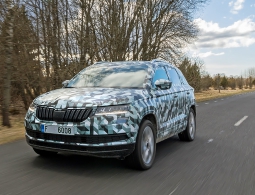 Skoda показала новый кроссовер Karoq