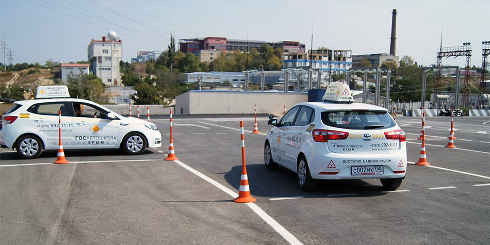 Автошколы предложили установить минимальную стоимость обучения водителей