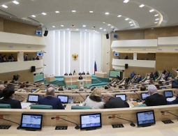 В Совфеде предложили запретить самозанятым россиянам выезжать за рубеж