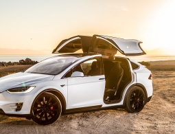 Глава Tesla рассказал о будущем компактном кроссовере