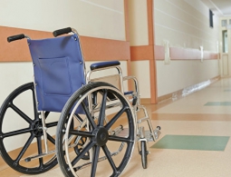 СМИ: Роспотребнадзор хочет ввести штрафы за отказ инвалидам в обслуживании