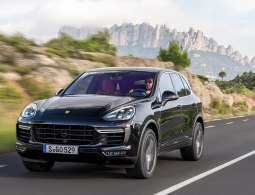 В Porsche отказались делать GT-версии Macan и Cayenne