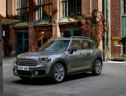 У кроссовера Mini Countryman появились новые базовые версии