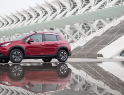 Peugeot показал обновленный кроссовер 2008 для России