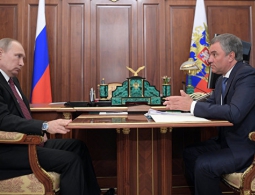Путин предложил ввести клятву при получении российского гражданства