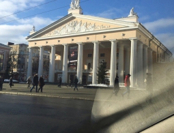 С брянского драмтеатра убрали рекламу после скандального телесюжета