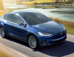 Tesla Model X назвали самым безопасным кроссовером в США