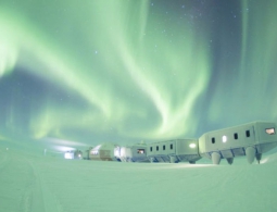 Антарктическая трещина заставляет эвакуировать целую научную станцию