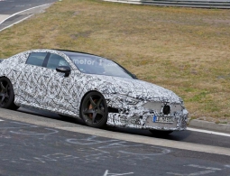 Mercedes вывел на Нюрбургринг 805-сильного конкурента Porsche Panamera