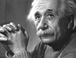 Общая теория относительности Эйнштейна: четыре шага, предпринятых гением