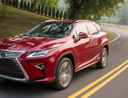Названы сроки появления семиместного Lexus RX