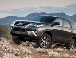 Toyota представила новый внедорожник Fortuner для России