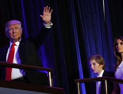 На сценаристку американского шоу ополчились за твит про сына Трампа