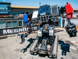 MegaBots представила полностью готового к поединку боевого робота