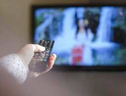 Ученые: запойный просмотр сериалов превращает людей в своеобразных "зомби"