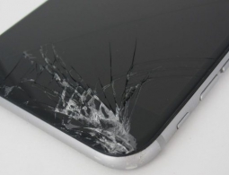 Motorola запатентовала самовосстанавливающийся экран для смартфонов