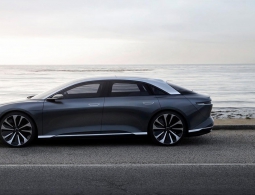 Конкурент Tesla представил электромобиль с запасом хода 650 километров