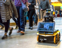 В MIT научили робота правилам передвижения в общественных местах