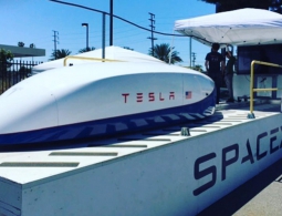 Капсула Hyperloop от Tesla поставила новый рекорд по скорости
