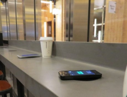 Технология Wi-Charge превратит комнату в беспроводное зарядное устройство