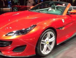 Новый «доступный» суперкар Ferrari получил 600-сильный мотор