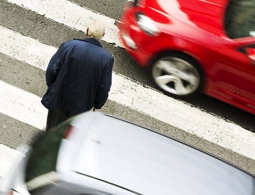 Как не получить штраф за пешехода и "чужой" авто: юристы разрушают автомифы