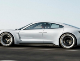 Серийный электрокар Porsche получится не дороже модели Panamera