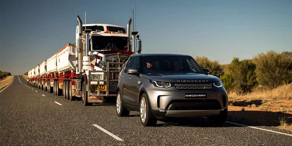 Land Rover Discovery отбуксировал 110-тонный автопоезд