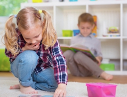 День воспитателя: как родителям подготовить ребенка к детскому саду