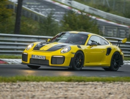 Быстрейший Porsche 911 стал рекордсменом Нюрбургринга