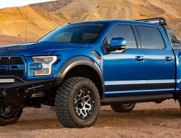 Гонки 525-сильного пикапа Shelby по пустыне показали на видео