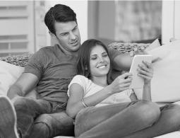 Не нарушай мое личное пространство: когда стало модным «душить любовью»