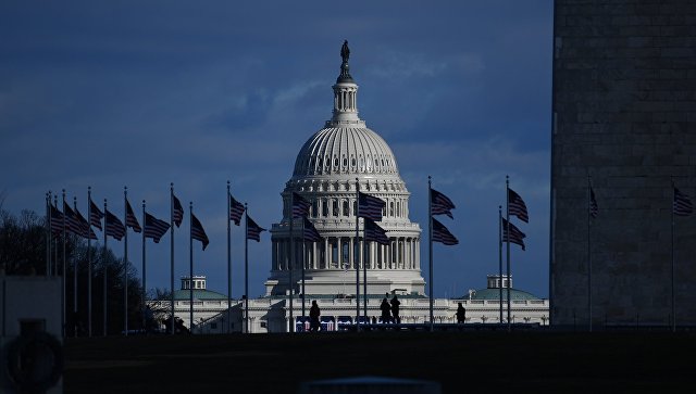 В США хотят рассмотреть проект, который помешает Трампу снять санкции с РФ