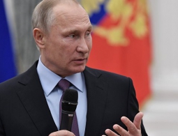 Путин подписал закон о праве задерживать должников по алиментам