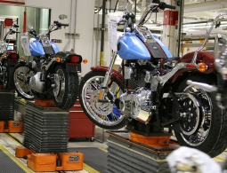Harley-Davidson отменила визит Трампа на свой завод