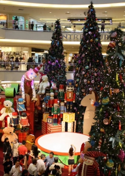 Рождество в магазине игрушек